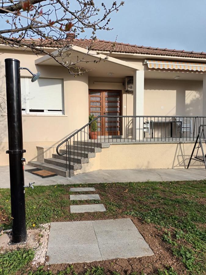 House - Apartman Sarah Kaštela エクステリア 写真